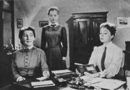 Jeunes Filles en uniforme